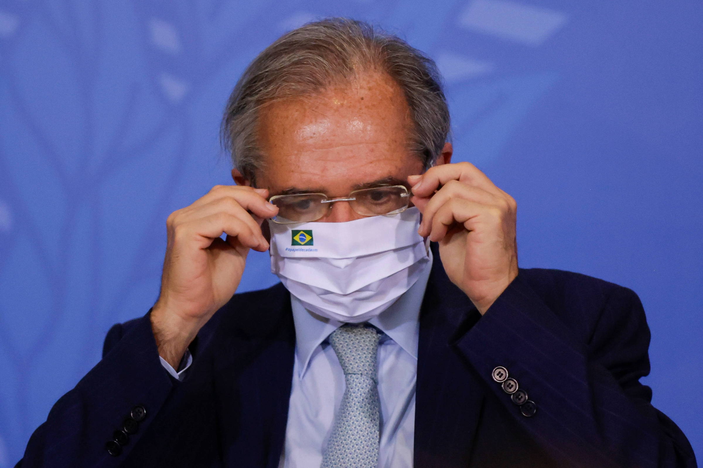 Empresas de Guedes e Campos Neto em paraísos fiscais provocam suspeitas de conflito de interesses